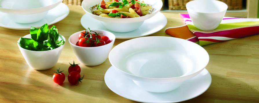 Матовая посуда: стильное украшение стола 